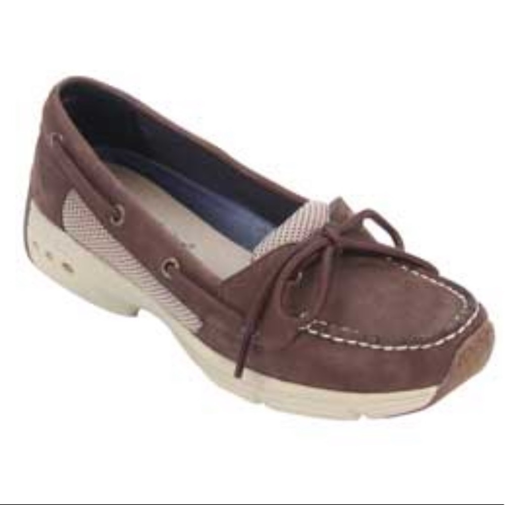 WEST MARINE Cream 1-Eye Performance Boat Mocs in size 8 Pre owned condition.